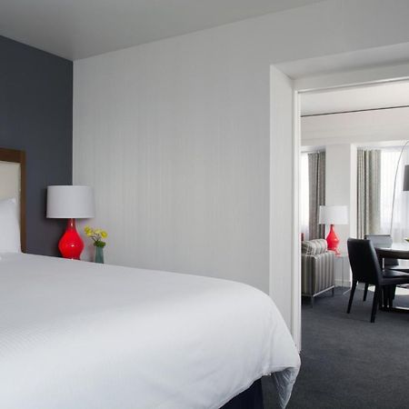 Hotel Murano Tacoma Exteriér fotografie A suite at the Hotel Commonwealth