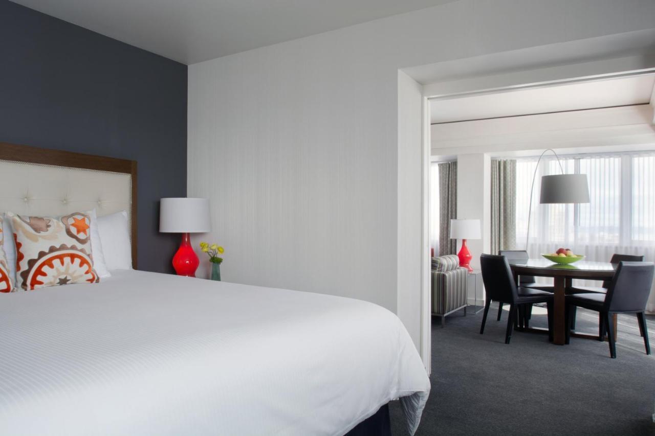 Hotel Murano Tacoma Exteriér fotografie A suite at the Hotel Commonwealth