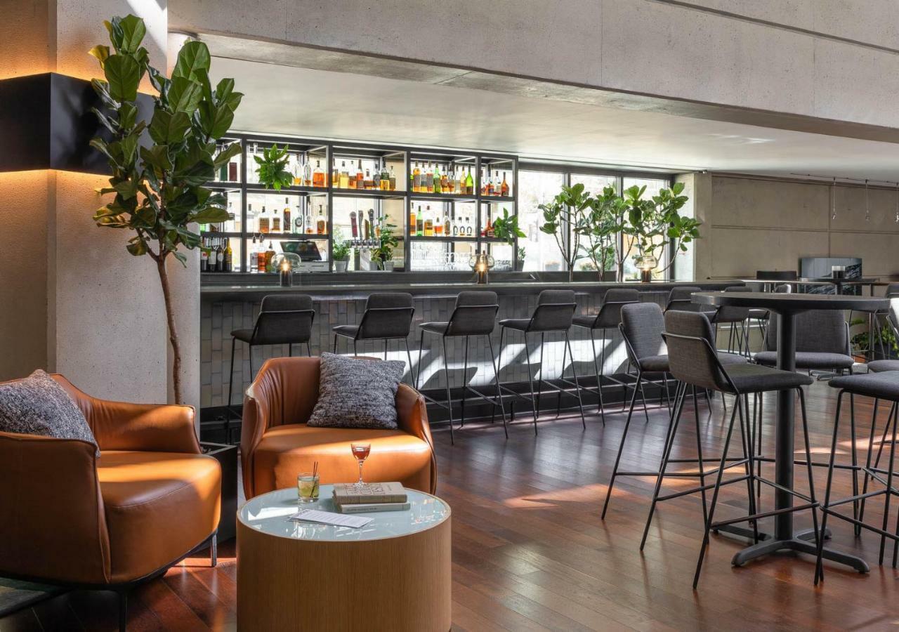 Hotel Murano Tacoma Exteriér fotografie The bar at the 19th floor